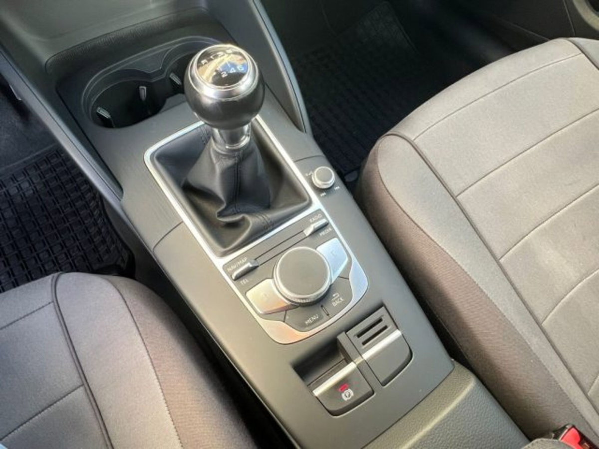 Audi A3 Sportback 1.6 TDI 116 CV Sport (19)