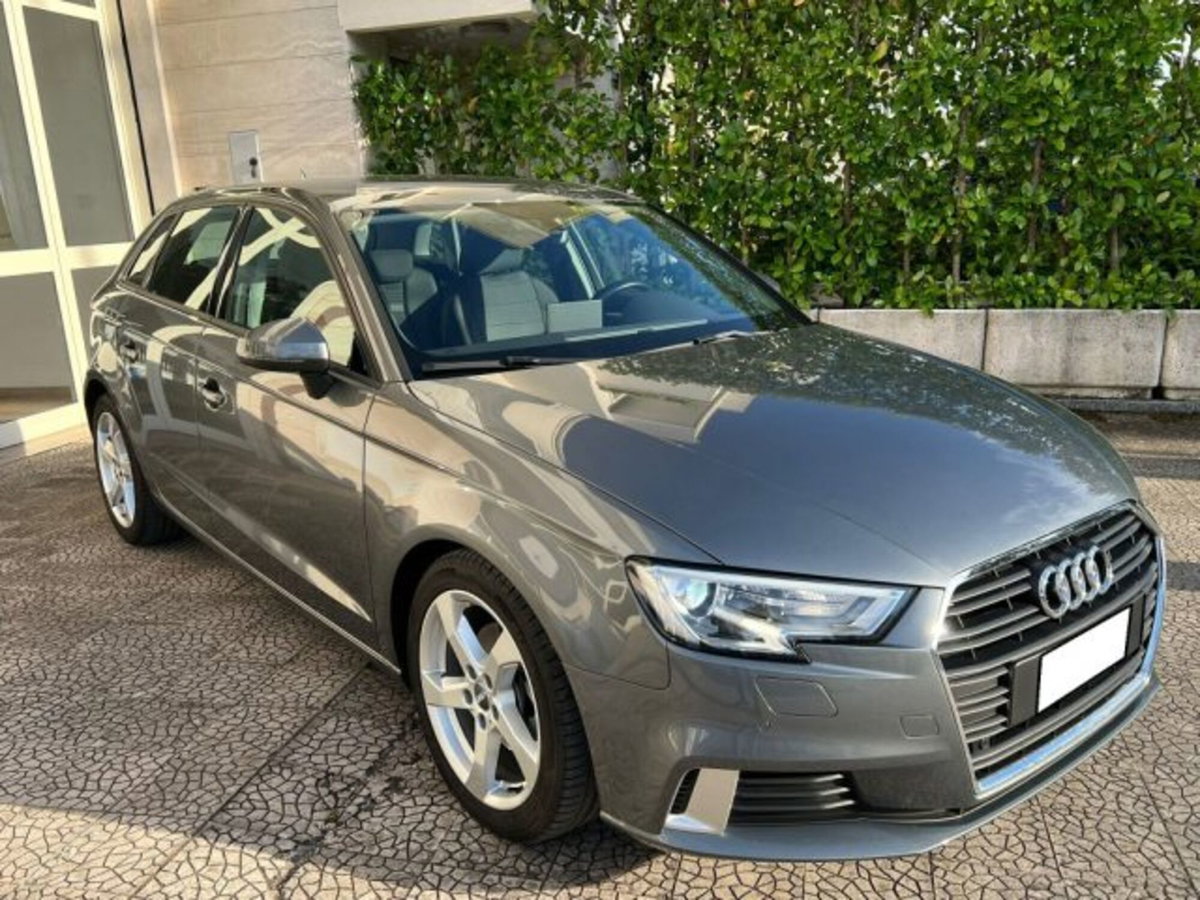 Audi A3 Sportback 1.6 TDI 116 CV Sport (2)