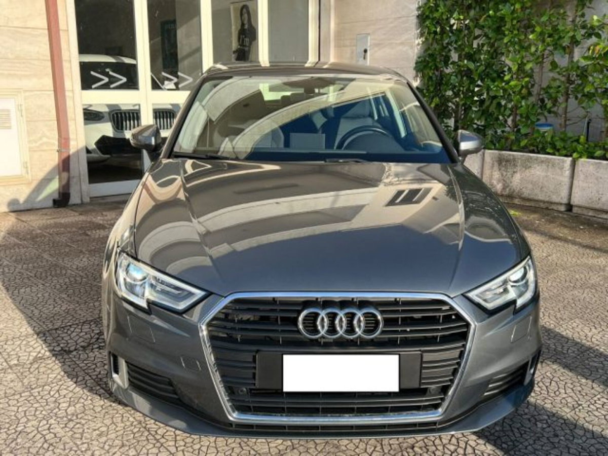 Audi A3 Sportback 1.6 TDI 116 CV Sport (3)