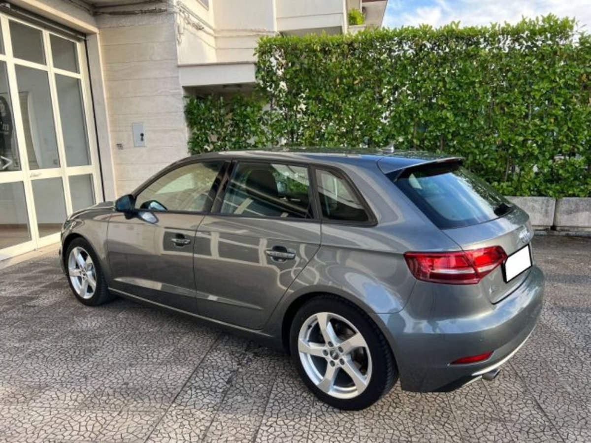 Audi A3 Sportback 1.6 TDI 116 CV Sport (4)