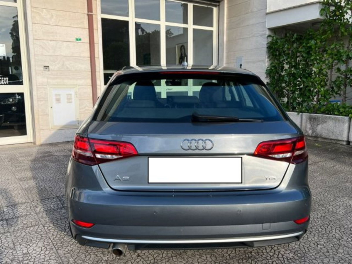 Audi A3 Sportback 1.6 TDI 116 CV Sport (5)