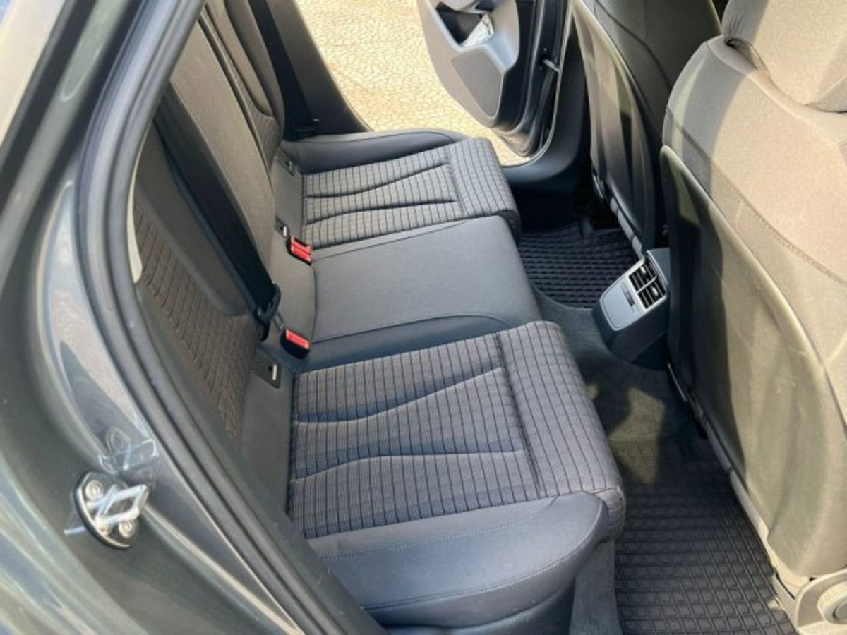 Audi A3 Sportback 1.6 TDI 116 CV Sport (9)