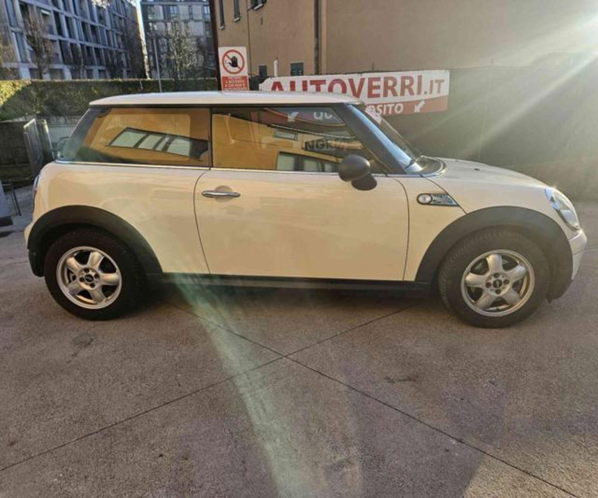 MINI Mini 1.4 16V One (55kW) (4)