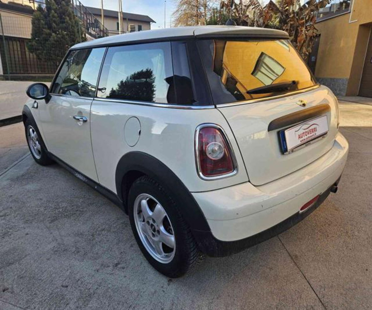 MINI Mini 1.4 16V One (55kW) (5)