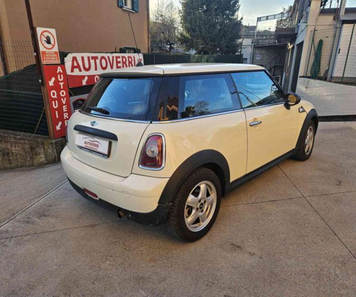 MINI Mini 1.4 16V One (55kW) (7)
