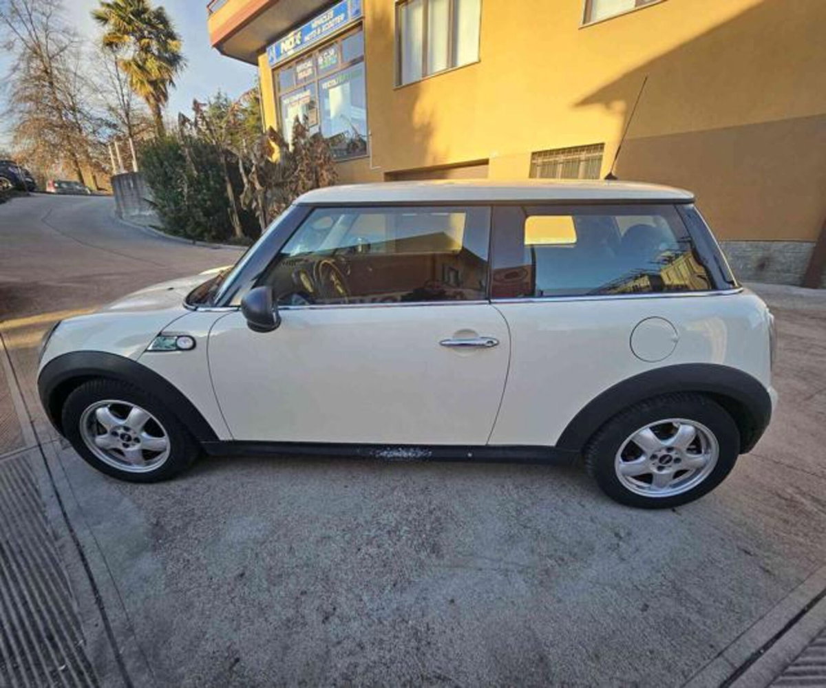 MINI Mini 1.4 16V One (55kW) (8)