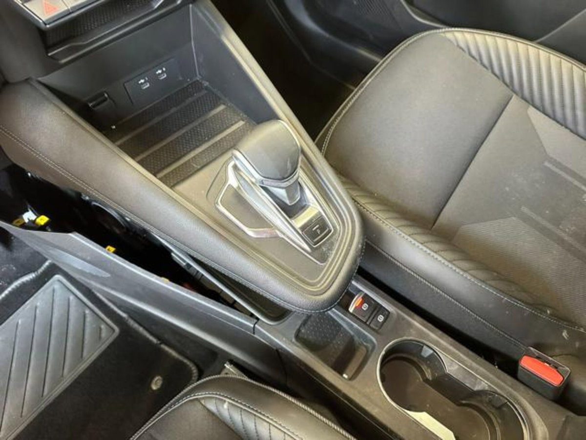 Renault Captur Full Hybrid E-Tech 145 CV Evolution (18)