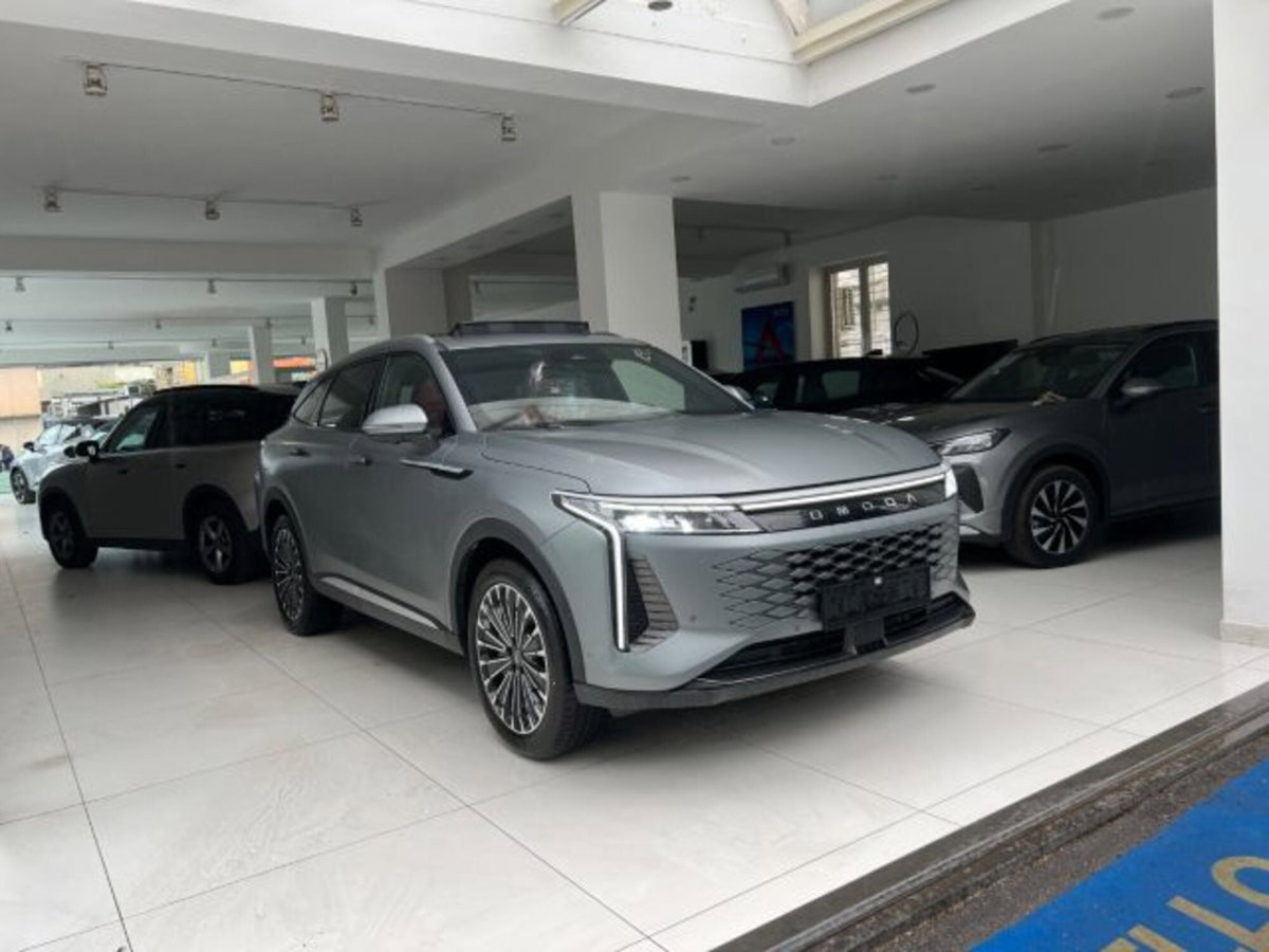 Omoda Omoda 9 SHS-P 1.5 tgdi phev Black Knight i-awd (10)