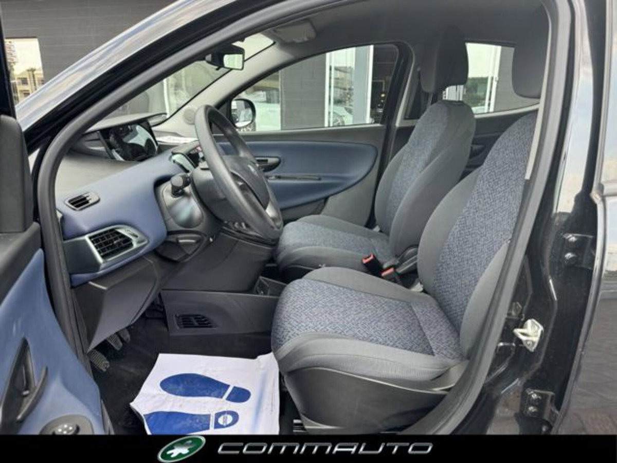Lancia Ypsilon 1.0 FireFly 5 porte S&S Hybrid Gold Plus (10)