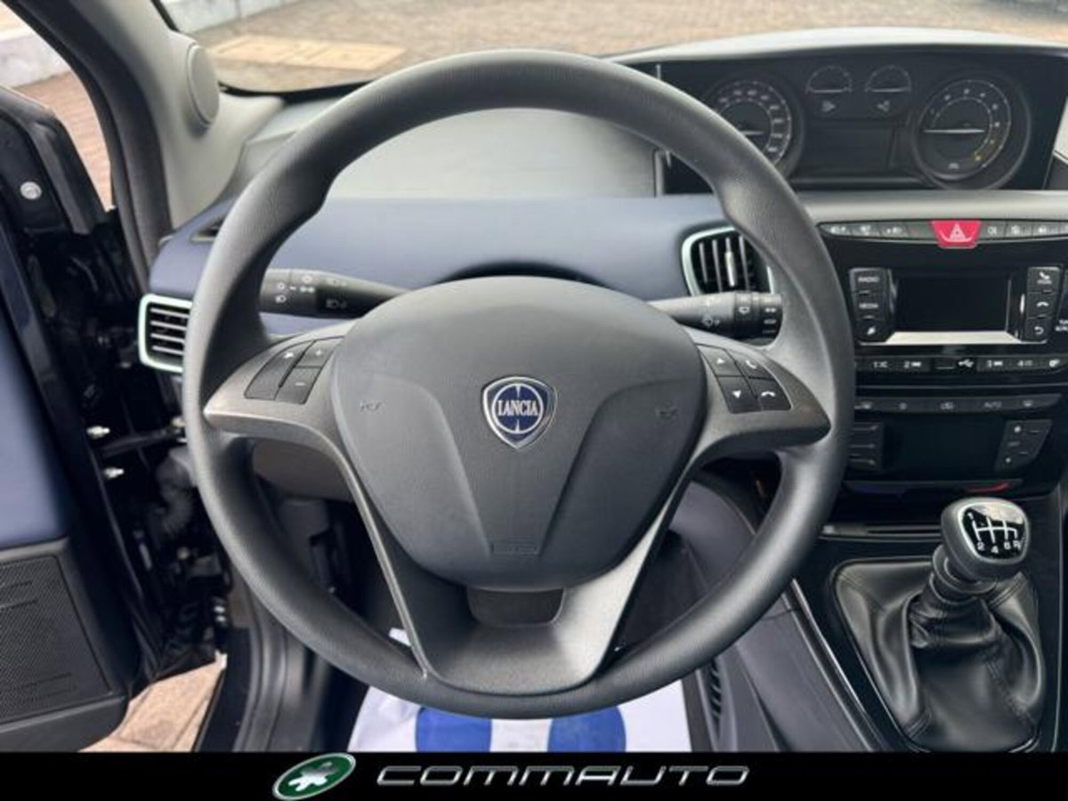 Lancia Ypsilon 1.0 FireFly 5 porte S&S Hybrid Gold Plus (11)