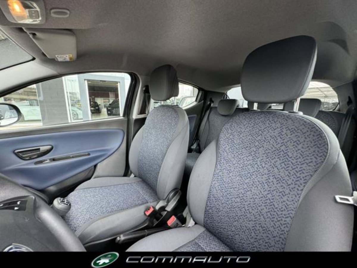 Lancia Ypsilon 1.0 FireFly 5 porte S&S Hybrid Gold Plus (16)