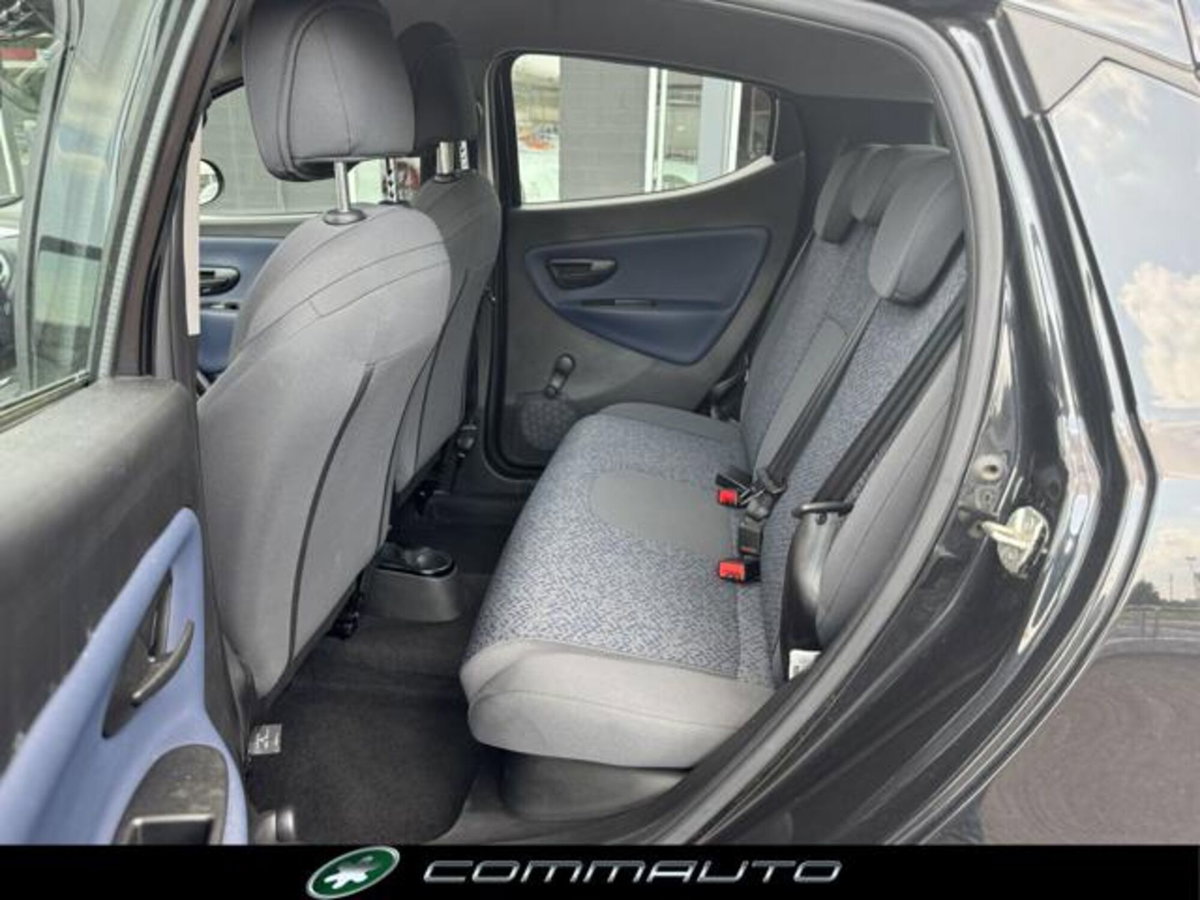 Lancia Ypsilon 1.0 FireFly 5 porte S&S Hybrid Gold Plus (17)