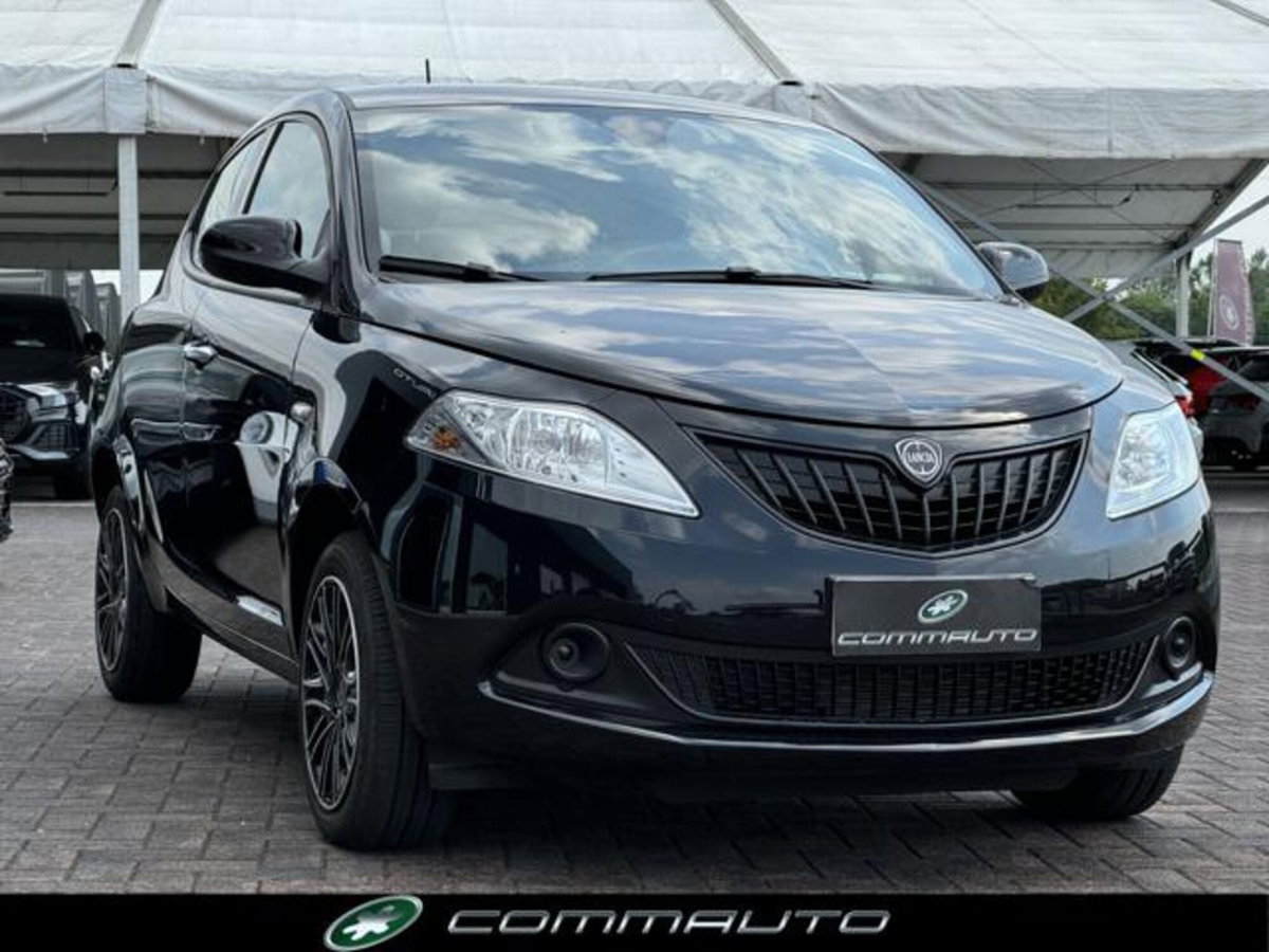 Lancia Ypsilon 1.0 FireFly 5 porte S&S Hybrid Gold Plus (2)
