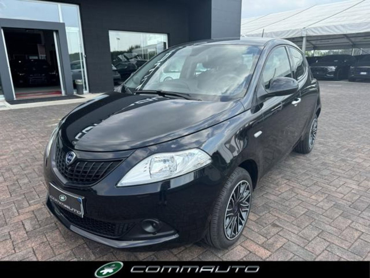 Lancia Ypsilon 1.0 FireFly 5 porte S&S Hybrid Gold Plus (6)