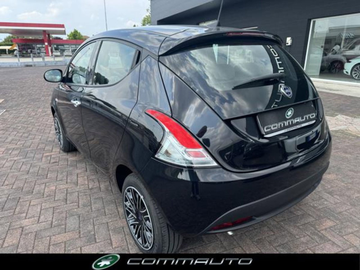 Lancia Ypsilon 1.0 FireFly 5 porte S&S Hybrid Gold Plus (7)