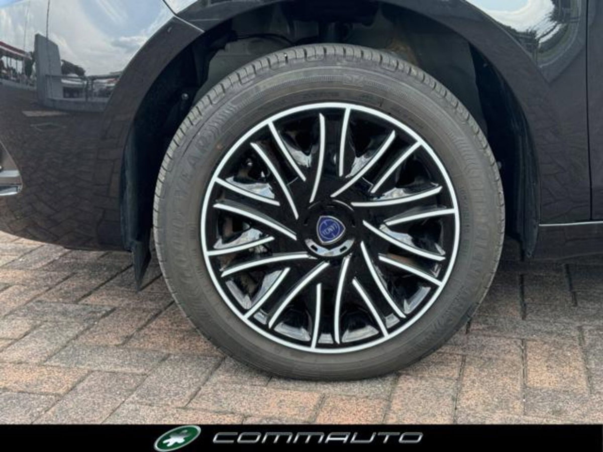 Lancia Ypsilon 1.0 FireFly 5 porte S&S Hybrid Gold Plus (8)