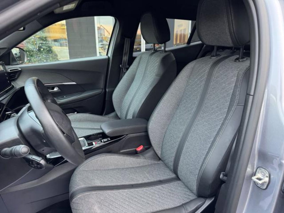 Peugeot 2008 PureTech 100 S&S Allure (13)