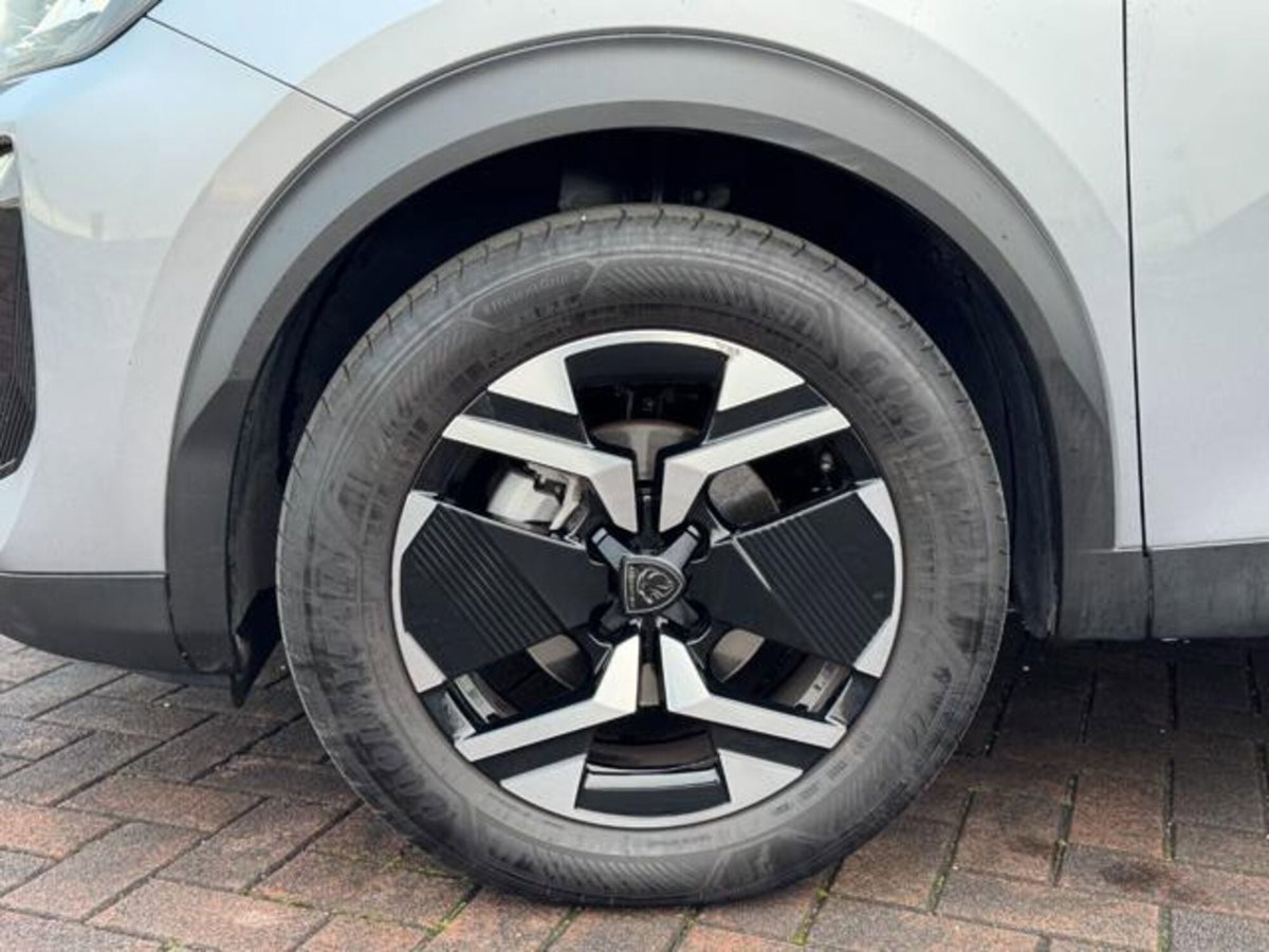 Peugeot 2008 PureTech 100 S&S Allure (7)
