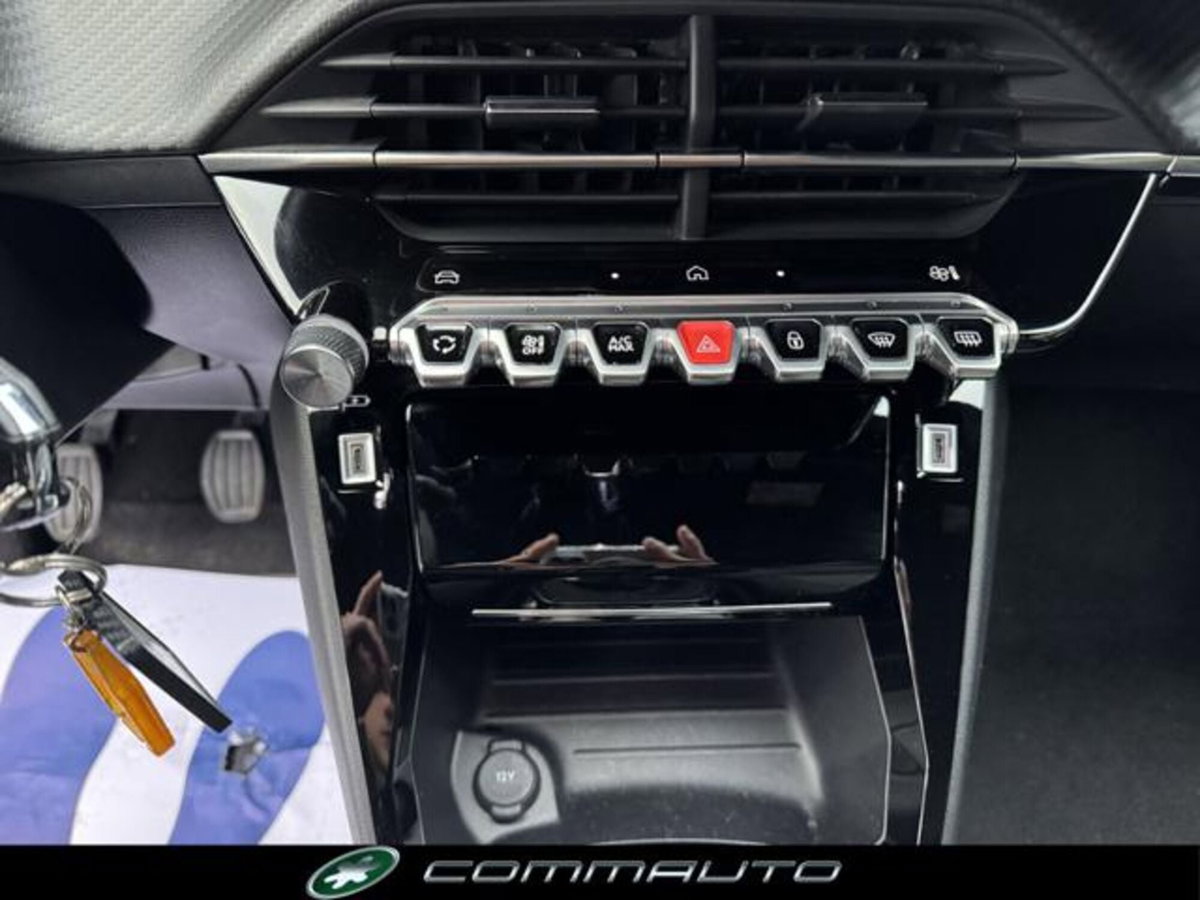 Peugeot 2008 PureTech 100 S&S Allure (19)