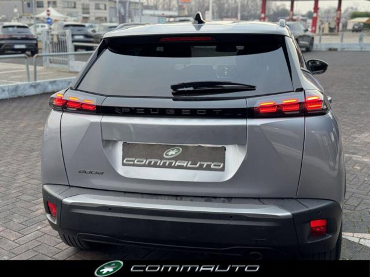 Peugeot 2008 PureTech 100 S&S Allure (5)