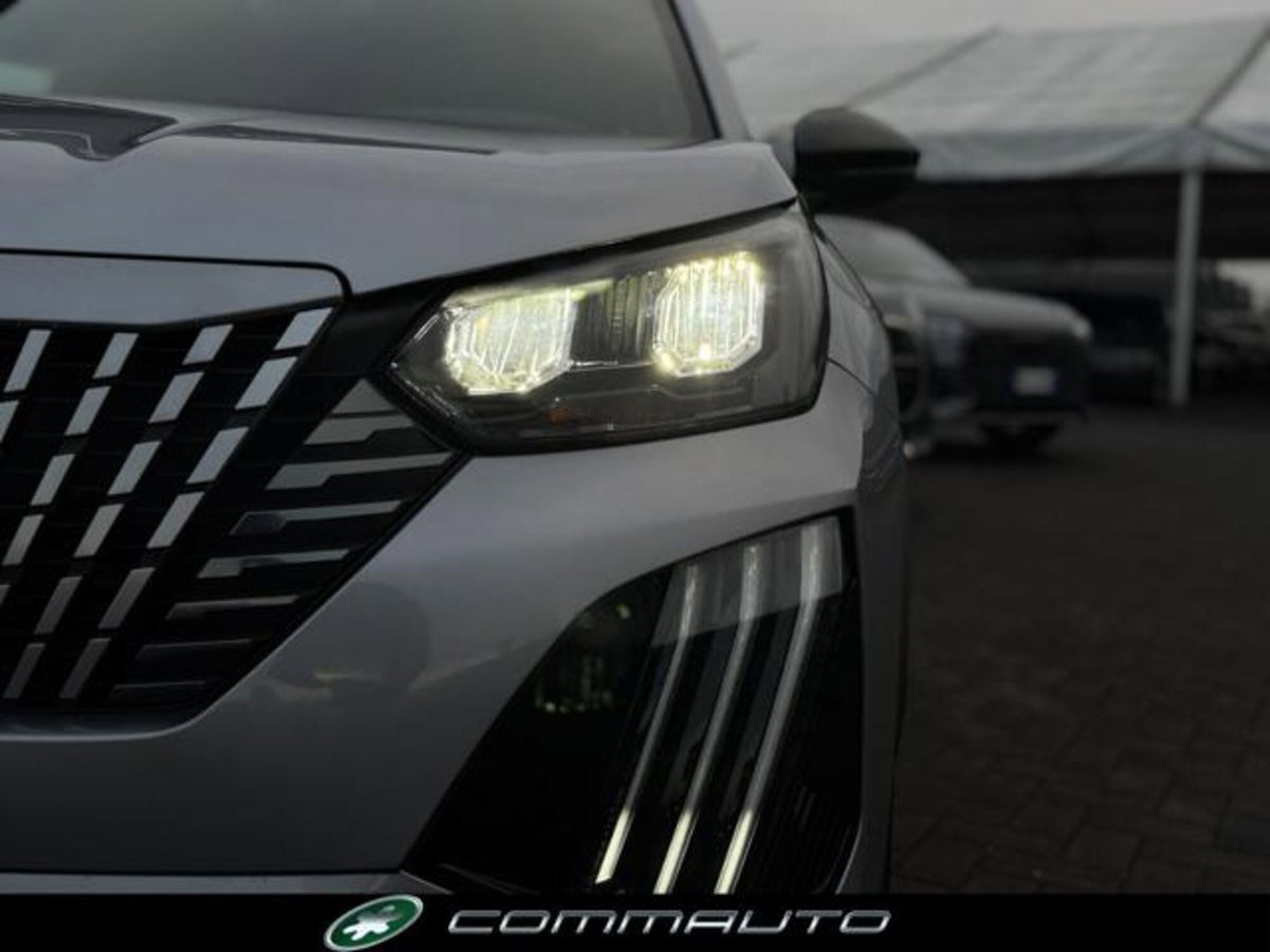 Peugeot 2008 PureTech 100 S&S Allure (8)