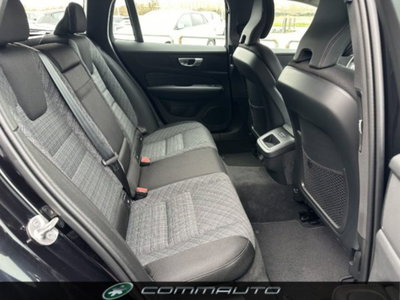 Volvo V60 Cross Country 2.0 b4 Core awd auto (19)