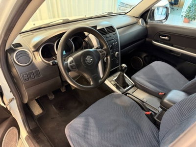 Suzuki Grand Vitara 1.9 DDiS 5 porte Crossover (5)