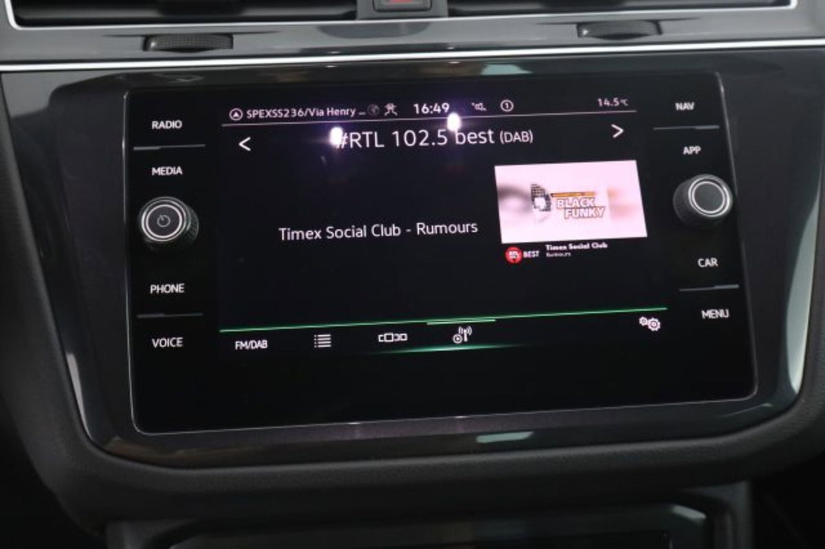 Volkswagen Tiguan 2.0 TDI 150 CV SCR DSG 4MOTION R-Line (11)