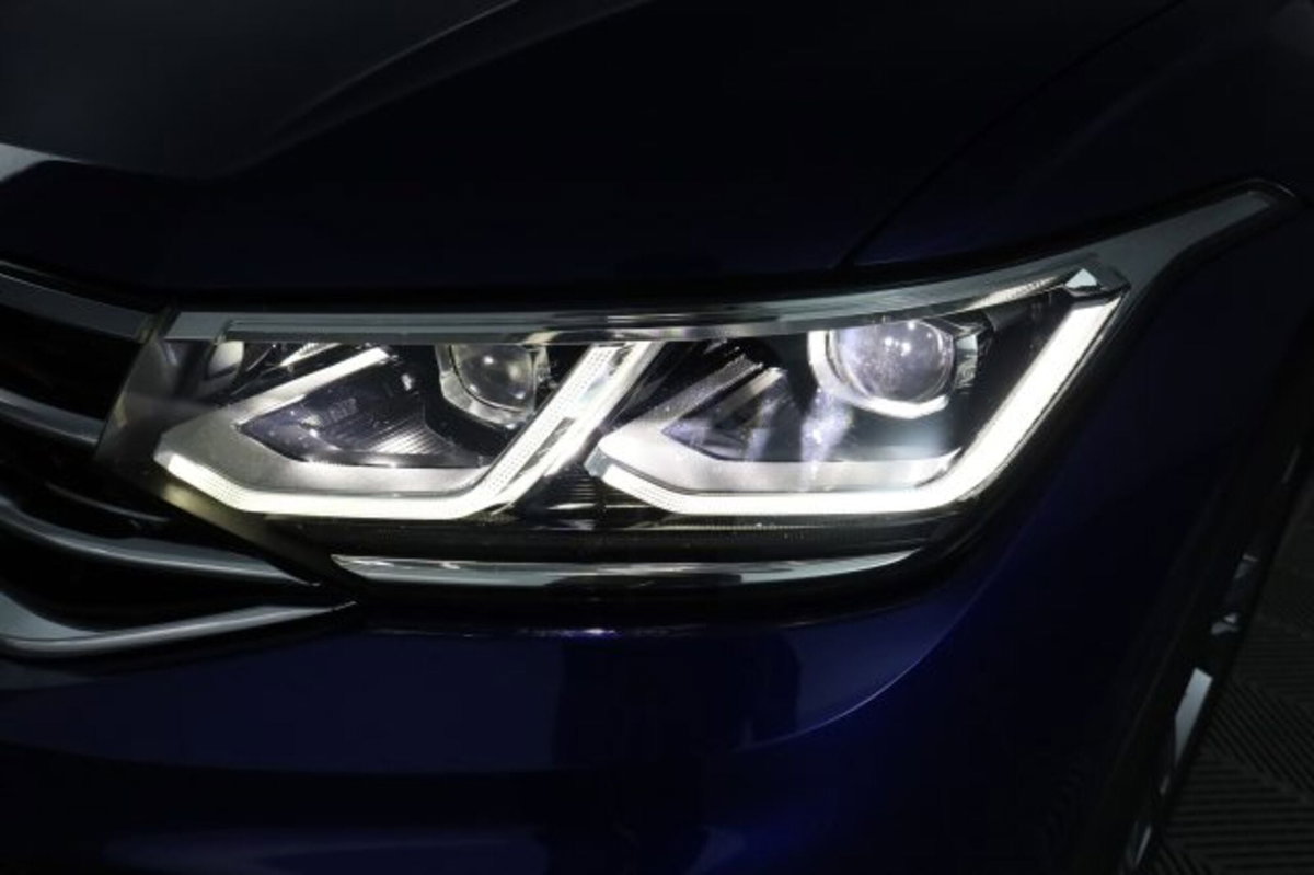 Volkswagen Tiguan 2.0 TDI 150 CV SCR DSG 4MOTION R-Line (9)