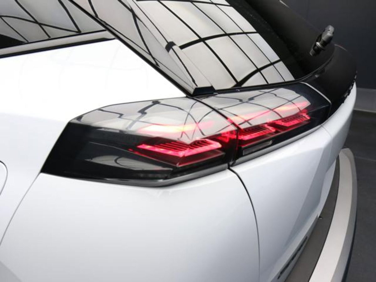Peugeot 2008 1.2 puretech Allure s&s 130cv eat8 (12)