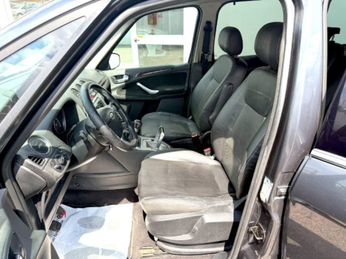 Ford Galaxy 2.0 TDCi 140 CV Ghia DPF (9)