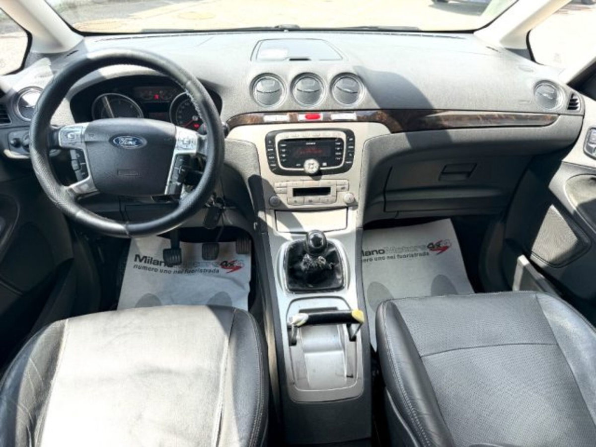 Ford Galaxy 2.0 TDCi 140 CV Ghia DPF (11)