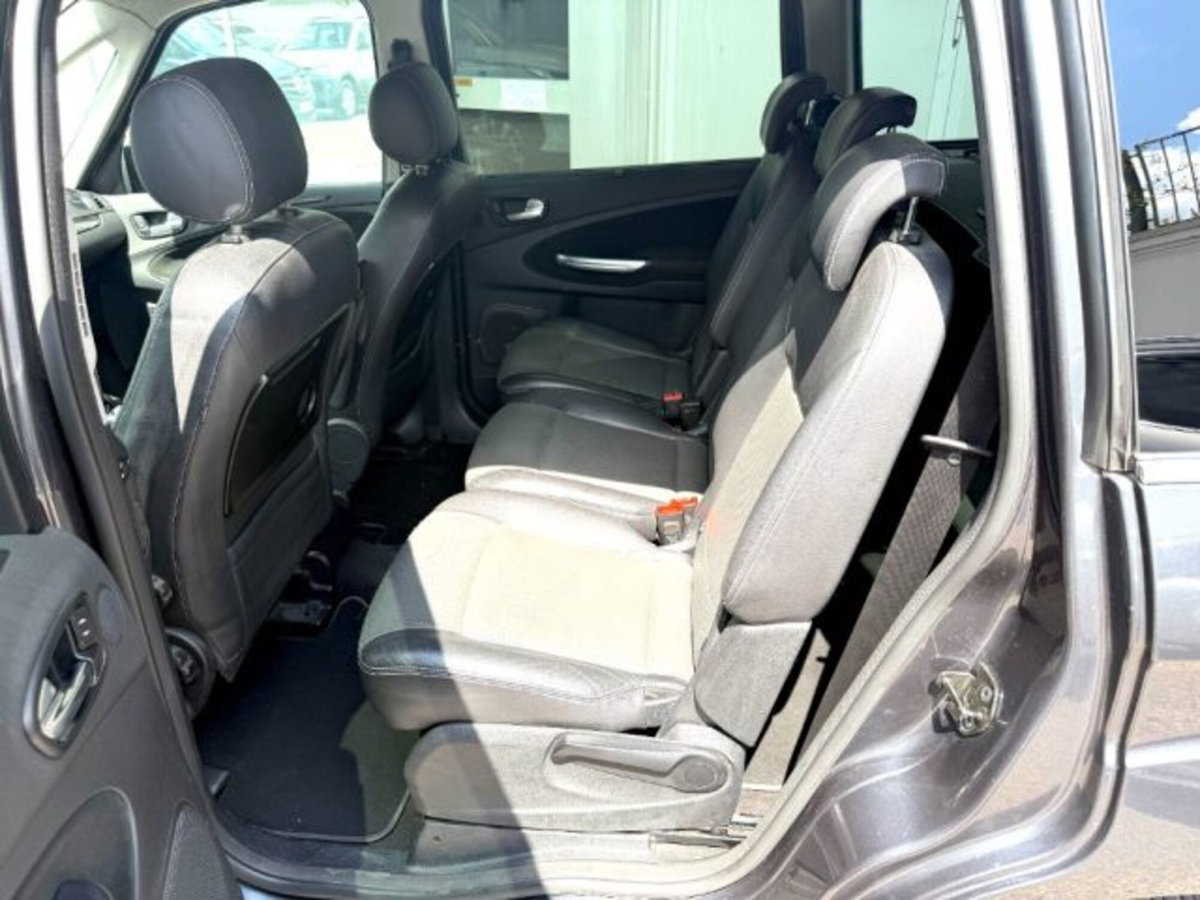 Ford Galaxy 2.0 TDCi 140 CV Ghia DPF (16)