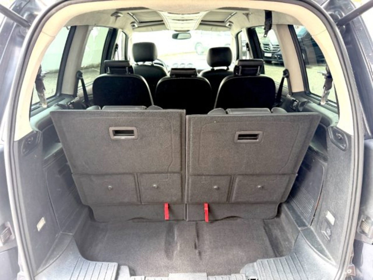 Ford Galaxy 2.0 TDCi 140 CV Ghia DPF (17)