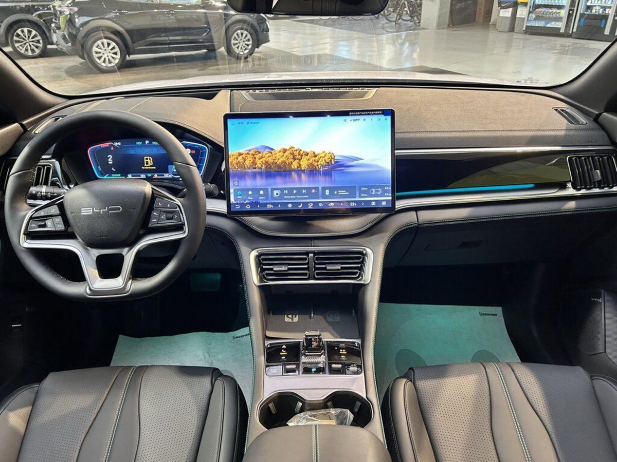 Byd Seal U DM-i 1.5 phev Design awd (12)