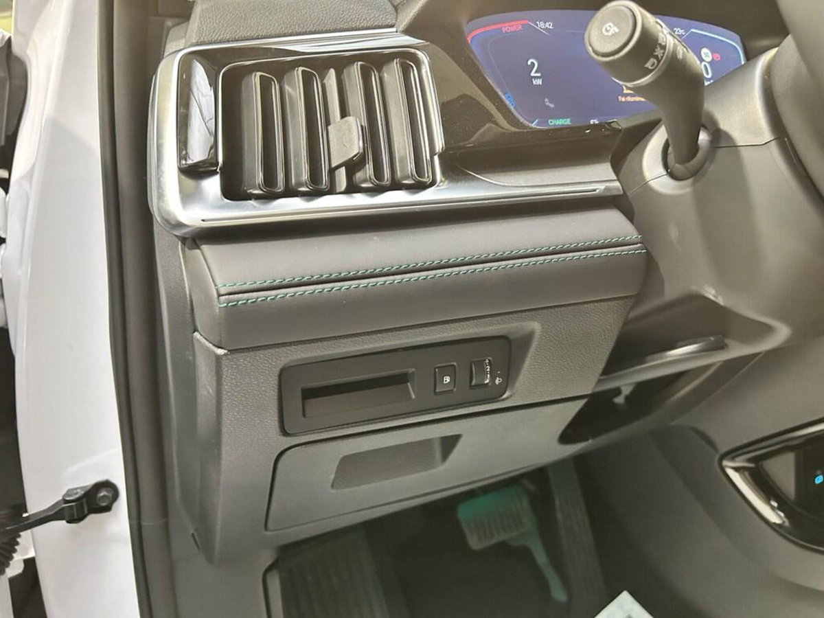 Byd Seal U DM-i 1.5 phev Design awd (14)