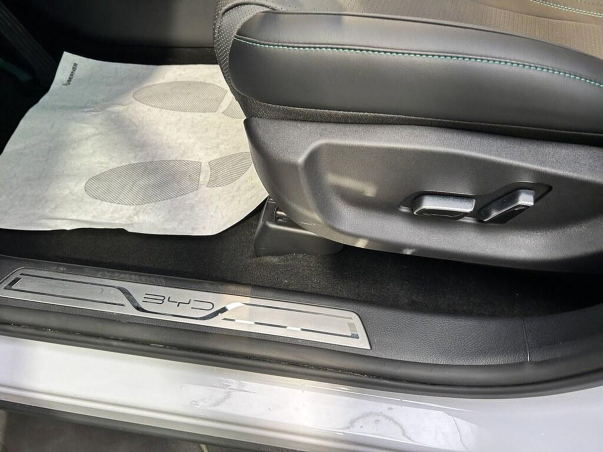 Byd Seal U DM-i 1.5 phev Design awd (8)