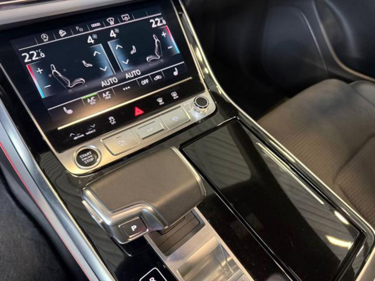 Audi Q8 3.0 tdi mhev S line edition quattro 286cv tiptronic (12)