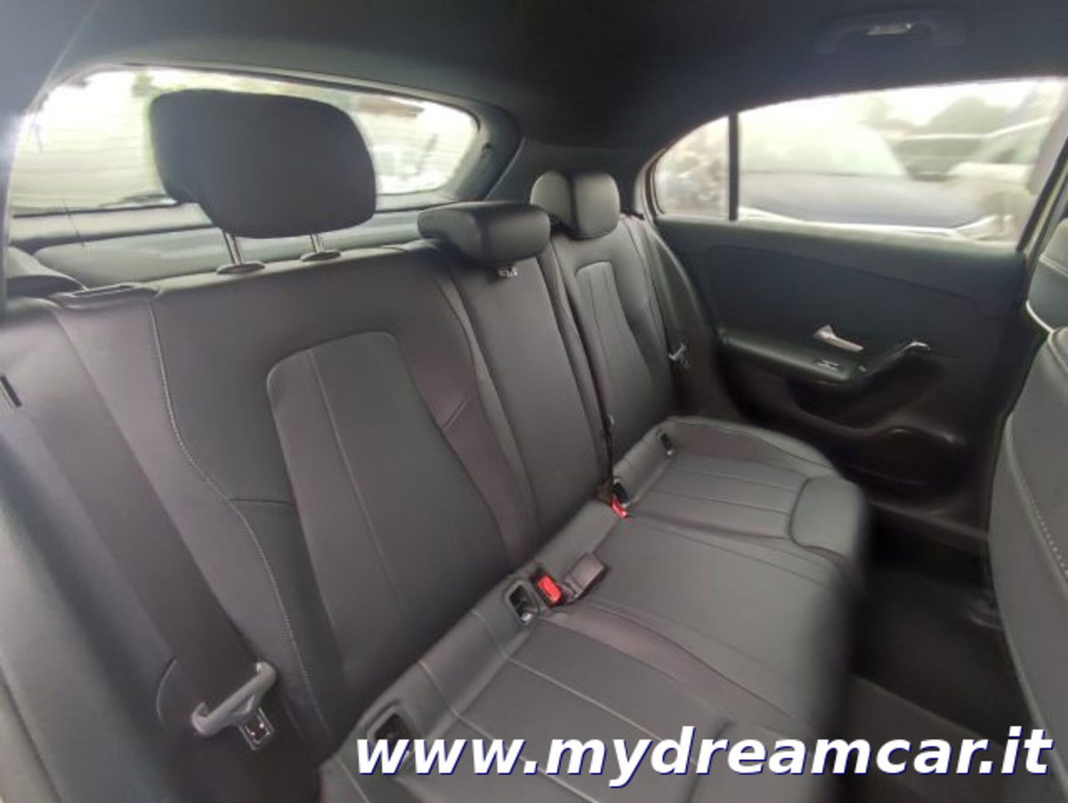 Mercedes-Benz Classe A Sedan 180 d Automatic 4p. Premium (15)
