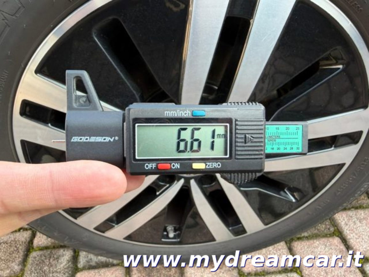 Mercedes-Benz Classe A Sedan 180 d Automatic 4p. Premium (17)