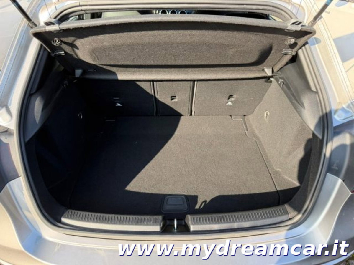 Mercedes-Benz Classe A Sedan 180 d Automatic 4p. Premium (19)