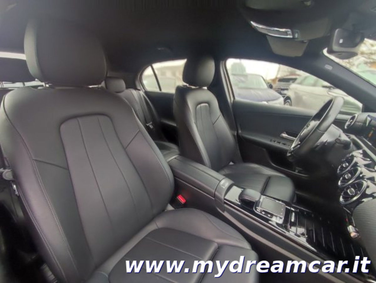 Mercedes-Benz Classe A Sedan 180 d Automatic 4p. Premium (8)