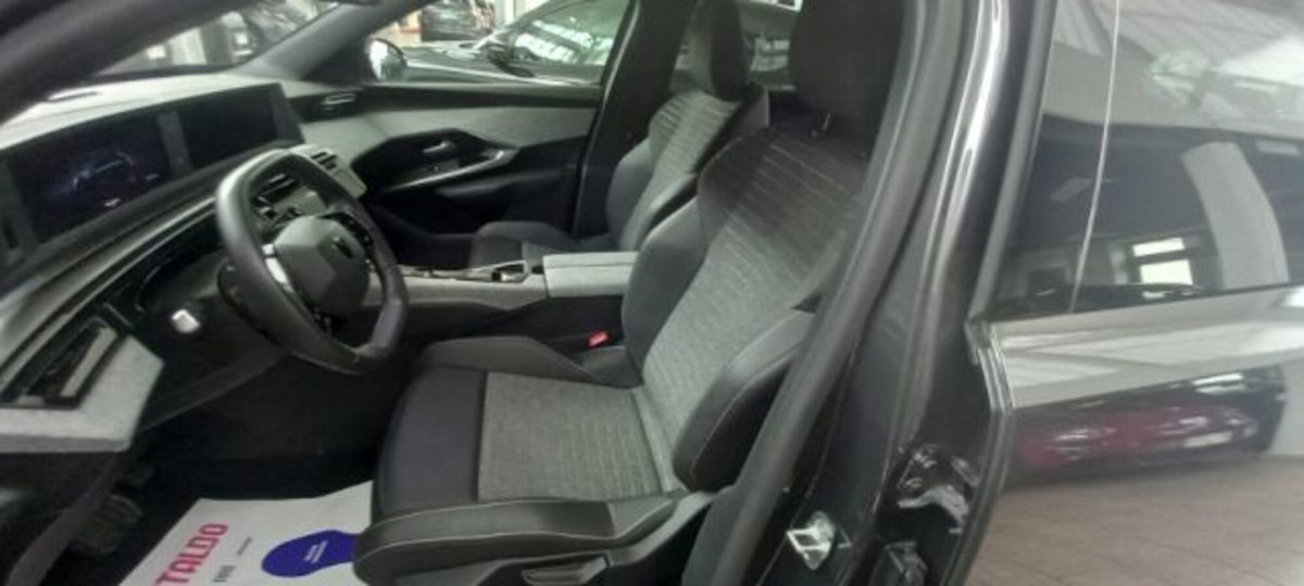 Peugeot 5008 1.2 hybrid 48V Allure Pack 136cv e-dcs 6 (12)