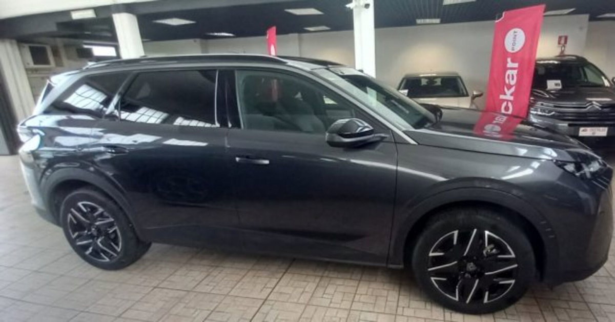 Peugeot 5008 1.2 hybrid 48V Allure Pack 136cv e-dcs 6 (2)