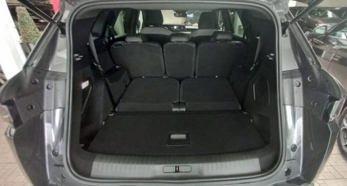 Peugeot 5008 1.2 hybrid 48V Allure Pack 136cv e-dcs 6 (5)