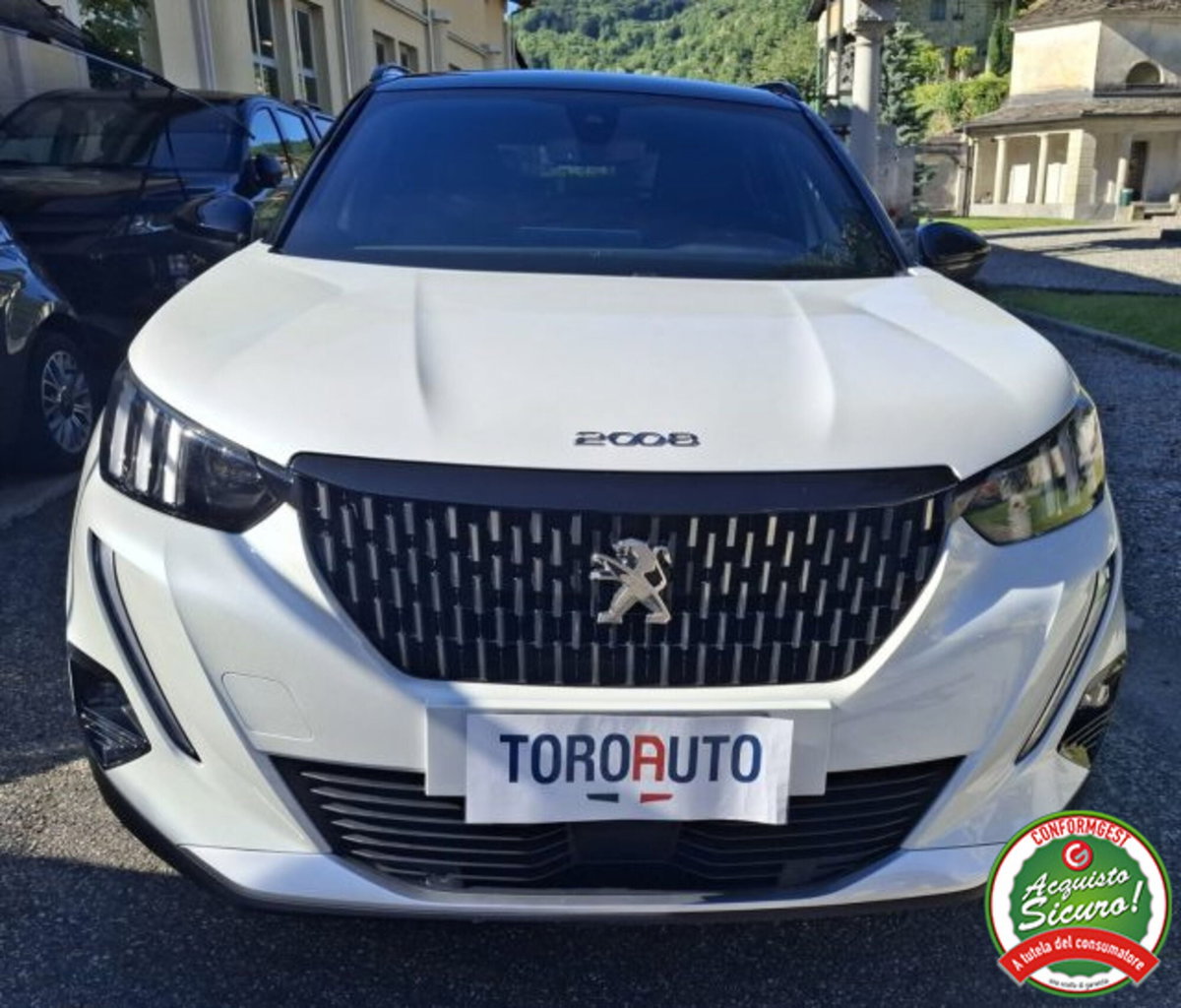 Peugeot 2008 BlueHDi 130 S&S EAT8 GT Pack (2)