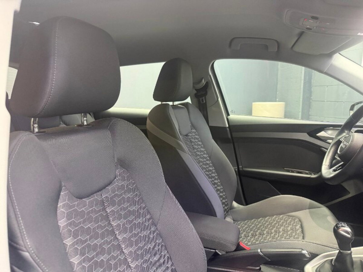 Audi A1 Sportback 30 TFSI Identity Black (11)