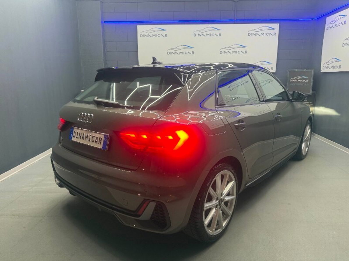 Audi A1 Sportback 30 TFSI Identity Black (7)