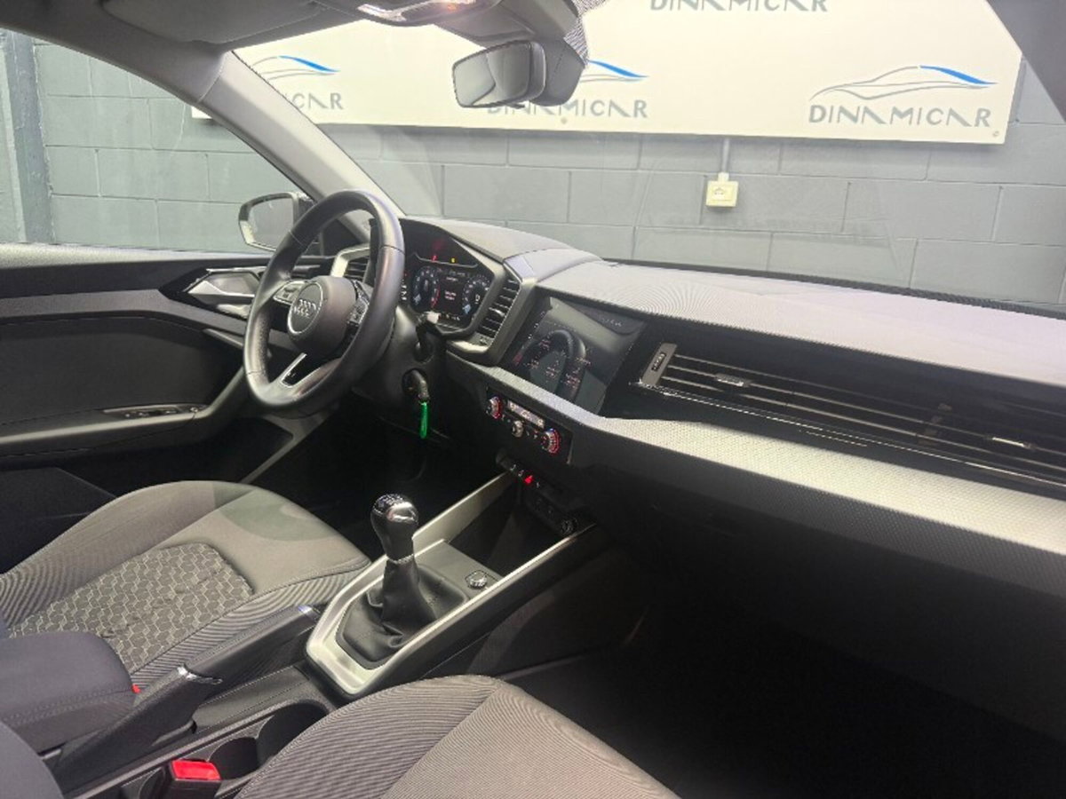 Audi A1 Sportback 30 TFSI Identity Black (8)