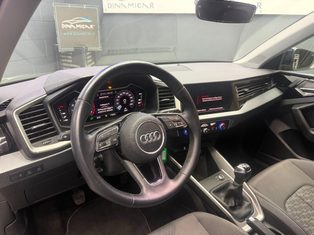 Audi A1 Sportback 30 TFSI Identity Black (9)